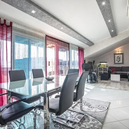 Apartman With Parking Space - 12252 *