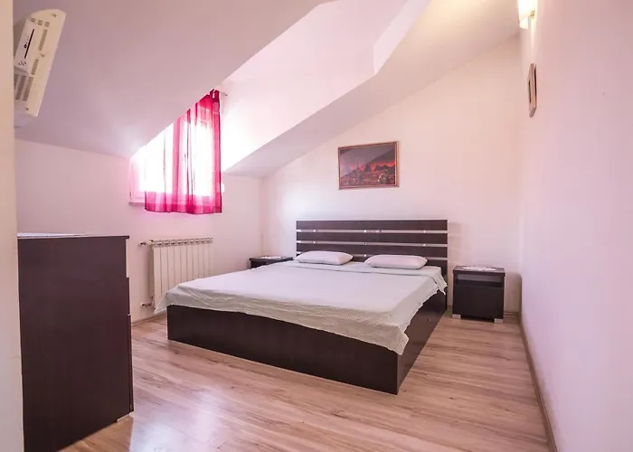 With Parking Space - 12252 Lägenhet *