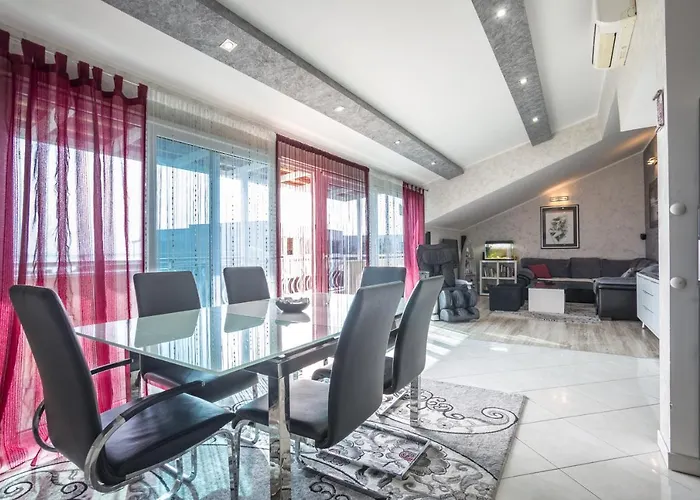 Lägenhet With Parking Space - 12252 *